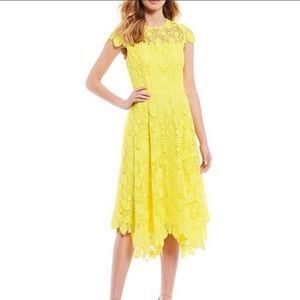 Antonio‎ Melani SZ 0 Daisy Yellow Lace Midi Dress
